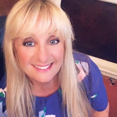 Profile Picture of Sue Sweeney (@SueSweeneyComic) on Twitter