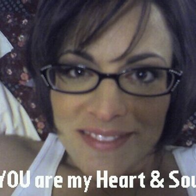 Profile Picture of Robin Luye-Crossno (@robin_baunner) on Twitter