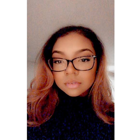 Profile Picture of Aerica Esau (@captaincandice) on Poshmark