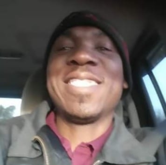 Profile Picture of Jonathan Moreland (@jonathanmore572) on Poshmark