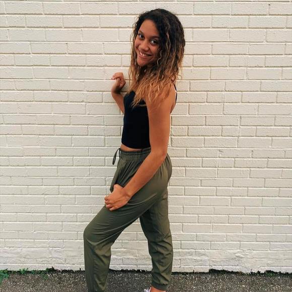 Profile Picture of Juliana Kemper (@juullianaaa) on Poshmark