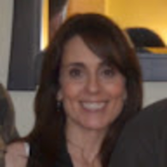 Profile Picture of Jacqueline Steuart (@jacquelinest470) on Poshmark