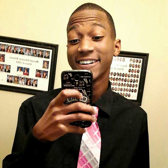 Profile Picture of Brian Ross (@brianross1997) on Poshmark