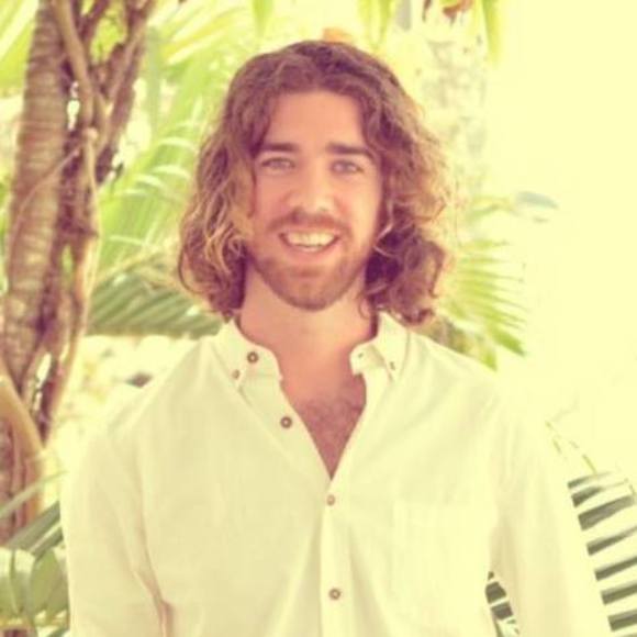 Profile Picture of James Renouf (@lq01jr1) on Poshmark