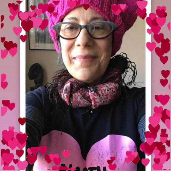 Profile Picture of Deborah Hirshfield (@debirag) on Poshmark