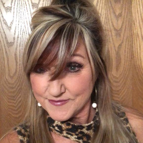 Profile Picture of Jan Blosch (@janblosch) on Poshmark