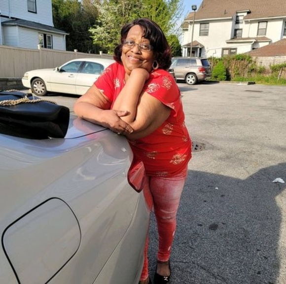 Profile Picture of Dyan Chinnery (@dyanchinnery) on Poshmark