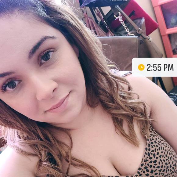 Profile Picture of Lucely Ayon (@lucelyayon) on Poshmark