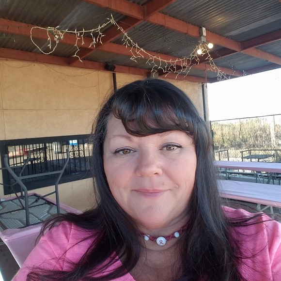 Profile Picture of Evelyn Gore (@evelyn_gore) on Poshmark