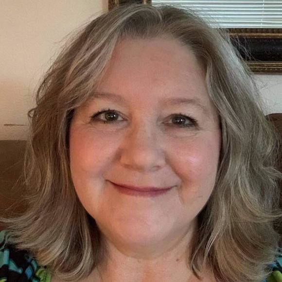 Profile Picture of Lori Reznick (@lorireznick) on Poshmark