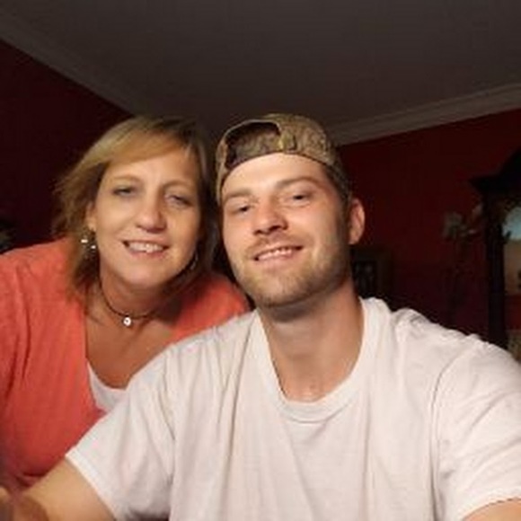 Profile Picture of Leanne Walsh (@lblasingame63) on Poshmark