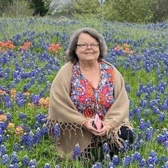 Profile Picture of Marilyn Starratt (@marilynstarratt) on Poshmark