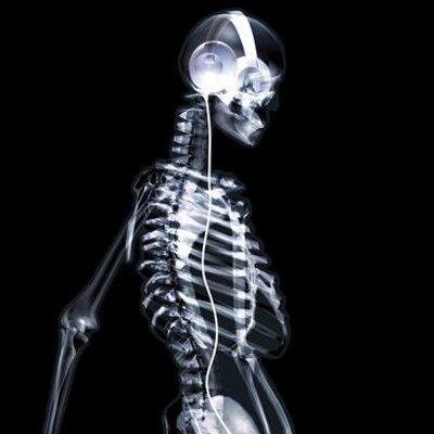 Profile Picture of Ian  H. Lovett (@1neBeat) on Twitter