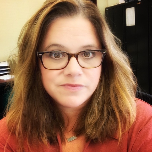 Profile Picture of Jen Bergert (@jmbergert) on Poshmark