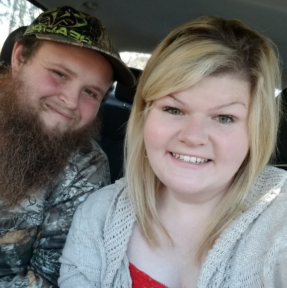 Profile Picture of Jennifer Lindsley (@jenn_eric2017) on Poshmark