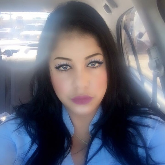 Profile Picture of Darysnellys Monteagudo (@daryta0210) on Poshmark