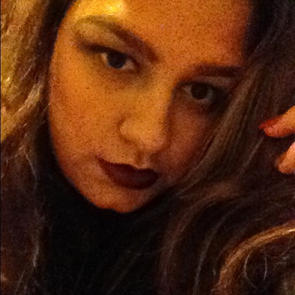 Profile Picture of Mia Castro (@mrcastro) on Poshmark
