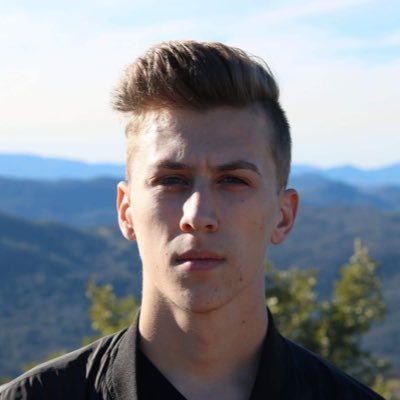 Profile Picture of Zach Henry (@dekcaz) on Twitter