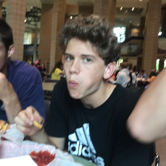 Profile Picture of Jonathan Zamudio (@feederabk10) on Poshmark