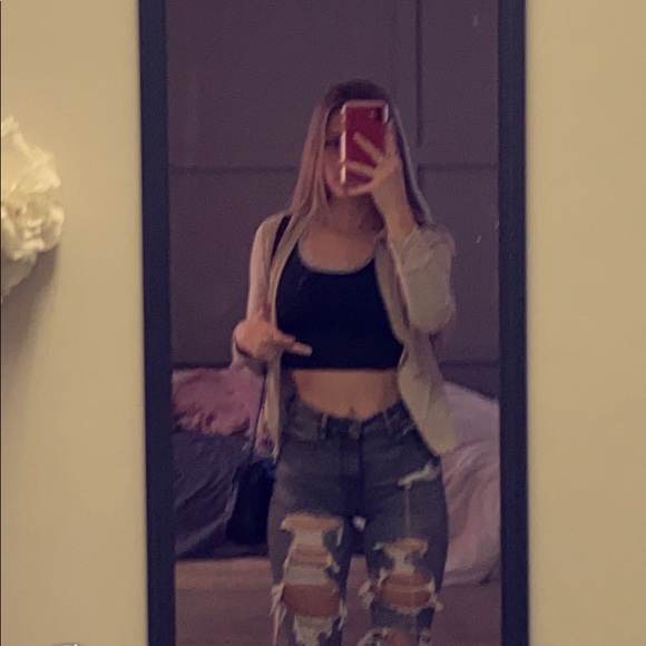 Profile Picture of Kate Huston (@hustonkate04) on Poshmark