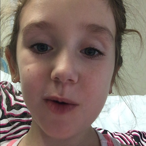 Profile Picture of Tori Vanoyan (@torivanoyan) on Poshmark