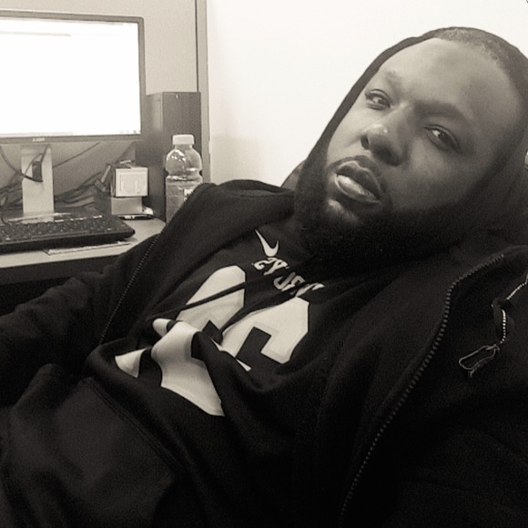 Profile Picture of D Marshall (@dmarshall977) on Poshmark