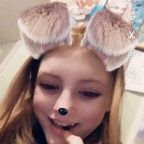 Profile Picture of Clara Virts (@gracie_virts_83) on Poshmark