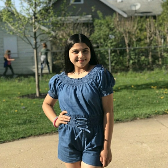 Profile Picture of Alexa Acevedo (@alexaace555) on Poshmark