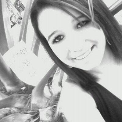 Profile Picture of Courtney H (@CourtneyHejl) on Twitter