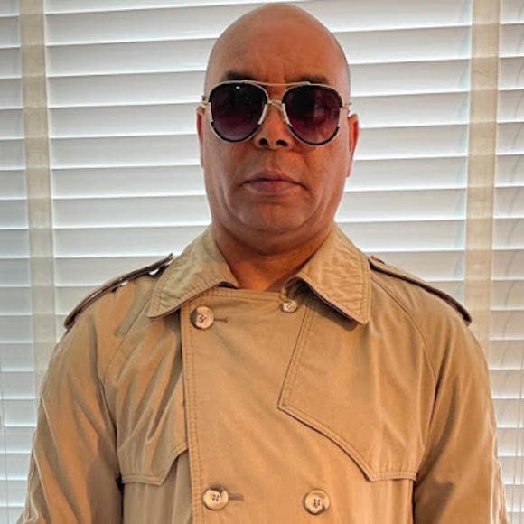 Profile Picture of Felix Zapata (@felixzapata1592) on Poshmark