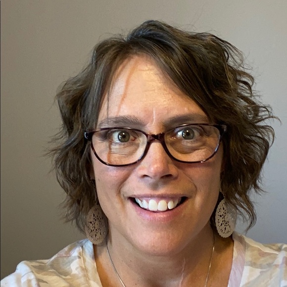 Profile Picture of Jodi Duffy (@jodiduffy) on Poshmark