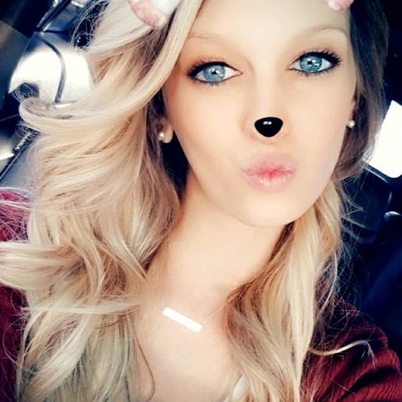 Profile Picture of Whitney Gravitt (@nobletylr) on Poshmark