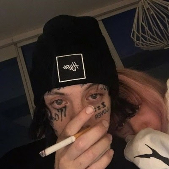 Profile Picture of Bella Zuercher (@zuercherbella) on Poshmark