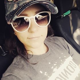 Profile Picture of Kelly McComb (@kelmcbell) on Pinterest