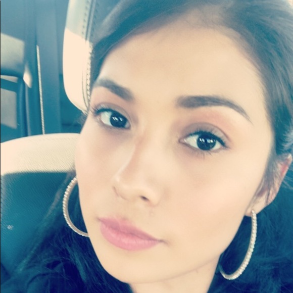 Profile Picture of Montealegre Maritza (@montem16) on Poshmark