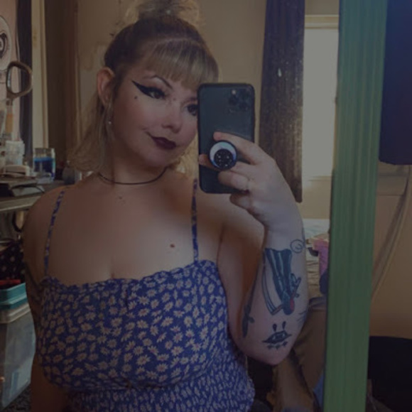 Profile Picture of Shelby Brounce (@shelby_brounce) on Poshmark