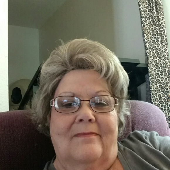 Carol Bessent - Poshmark Profile Picture of Carol Bessent (@1951262) on Poshmark