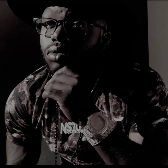 Profile Picture of Darryl Coates (@darrylcoates) on Poshmark