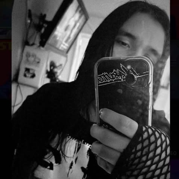 Profile Picture of Jovan Rodriguez (@lvcilfer) on Poshmark