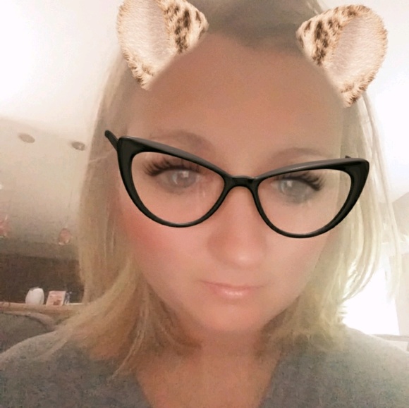 Profile Picture of Sam Lowery (@samlowery83) on Poshmark