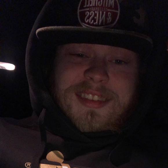 Billy Everspaugh - Poshmark Profile Picture of Billy Everspaugh (@eeeverspaugh) on Poshmark