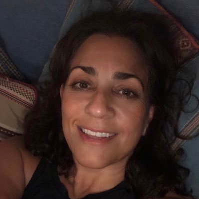 Profile Picture of Lori Roth Tompkins (@lrothtompkins) on Twitter