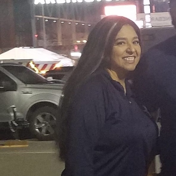 Profile Picture of Paola Zapata (@paolazap) on Poshmark