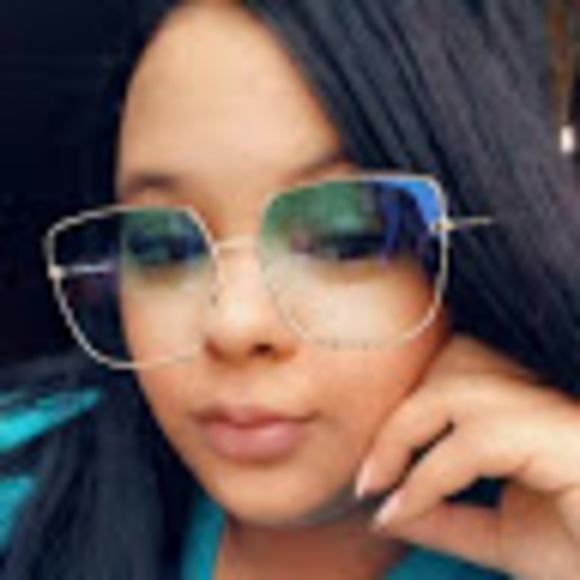 Shaunda Ferguson - Poshmark Profile Picture of Shaunda Ferguson (@shaundafergu750) on Poshmark
