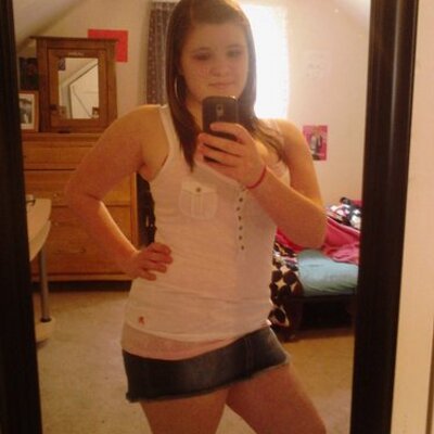 Profile Picture of Lindsey Bentley (@babygirl11296) on Twitter