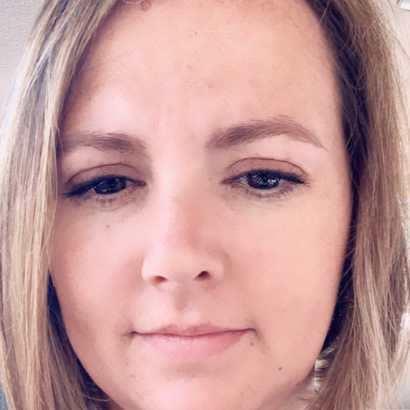 Profile Picture of Kelly Tranum (@katranum) on Poshmark