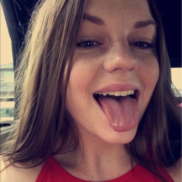 Profile Picture of Haley Criger (@haleycriger) on Poshmark