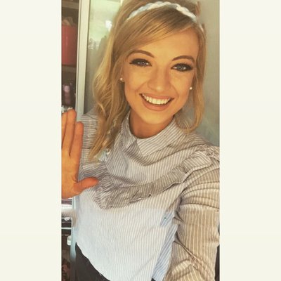 Profile Picture of Claire Hennessy (@clairehen_93) on Twitter