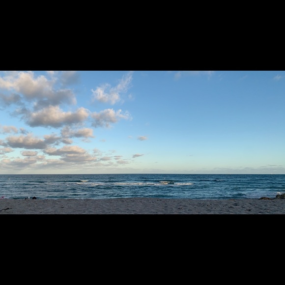 Profile Picture of Sam Yee (@serfre) on Poshmark