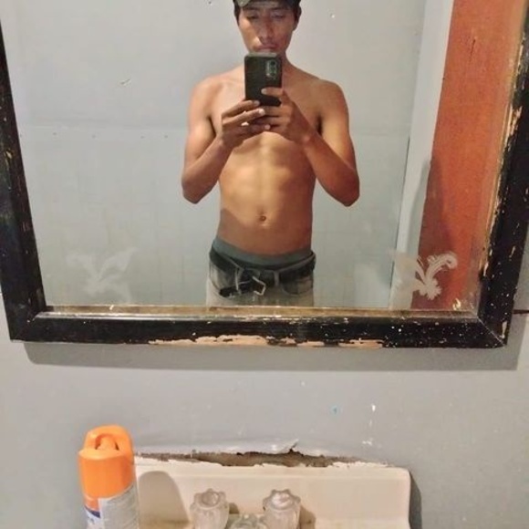 Profile Picture of Alexander Garcia (@alexandergar981) on Poshmark